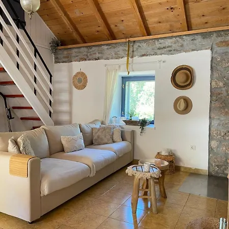 Prázdninový dům Toni By Botanica Traditional Stone House *