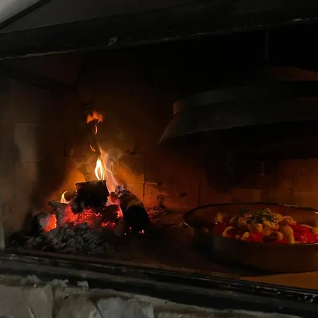 Prázdninový dům Toni By Botanica Traditional Stone House