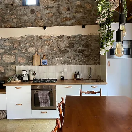 Toni By Botanica Traditional Stone House Prázdninový dům *