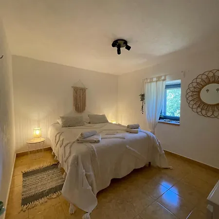 Toni By Botanica Traditional Stone House *