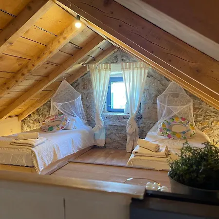 Toni By Botanica Traditional Stone House Prázdninový dům *