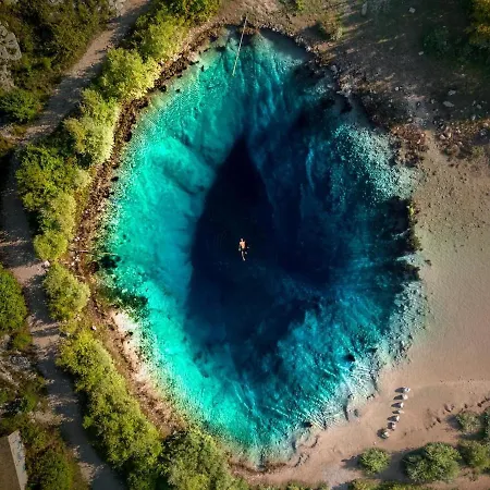 Toni By Botanica Traditional Stone House Prázdninový dům