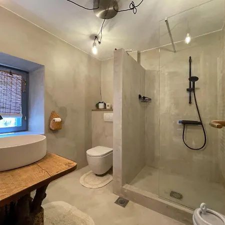 Toni By Botanica Traditional Stone House *