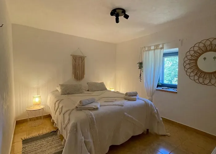 Toni By Botanica Traditional Stone House *