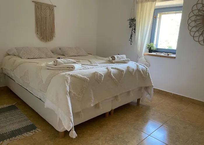 Toni By Botanica Traditional Stone House Nyaraló