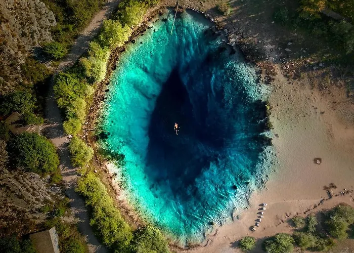 Toni By Botanica Traditional Stone House Nyaraló