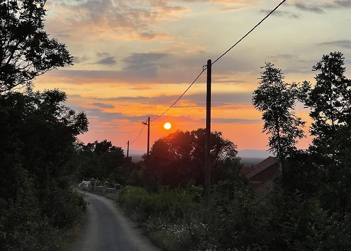Toni By Botanica Traditional Stone House Nyaraló *